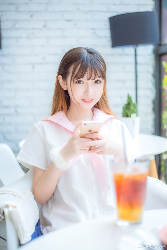 “哼，吕布乃逆贼，天下人人得而诛之，尔乃他麾下爪牙，我怎样做，都不为过。”刘璝冷哼一声道。
